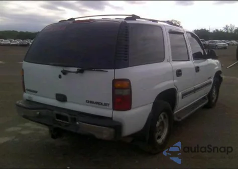 2000 Chevrolet Tahoe C1500 из США, поврежденный, VIN 1GNEC13T3YJ210422